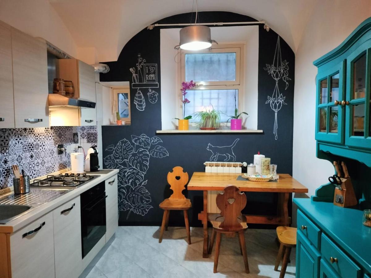 I Colori Di Nini A Trastevere Rome