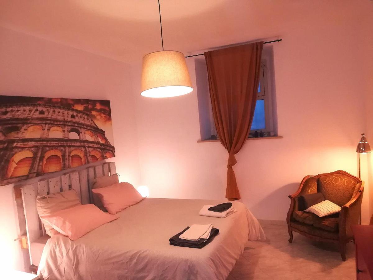 I Colori Di Nini A Trastevere Rome